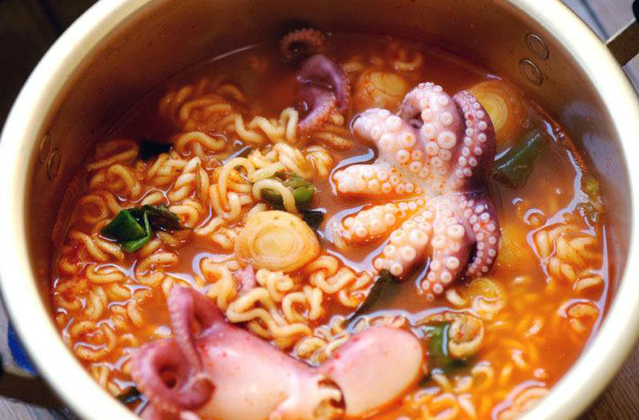 泡面常备，，，，，，，注意食品添加剂问题！