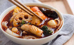知名麻辣烫出现食品安全问题，，，，，，，，如何保障吃的安全？？？？？？？